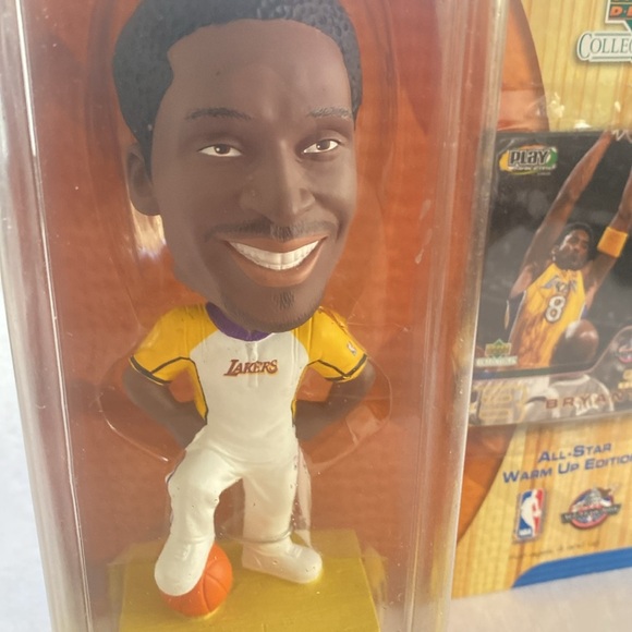 LA LAKERS Kobe Bryant Bobble Head by Upper Deck Sealed in Original Packaging. - Picture 3 of 5